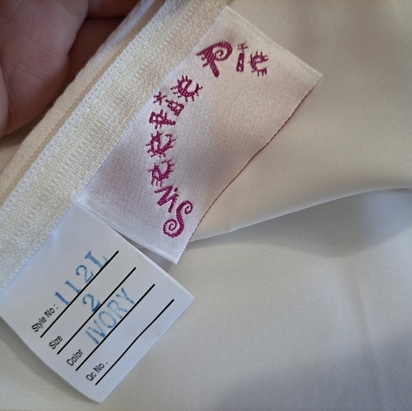 New Sweetie Pie Girls Size 2 Ivory Satin Flower Girl Dress Buttons Beaded Belt - Picture 10 of 12